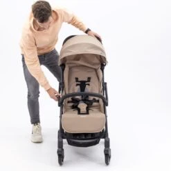Hamilton By Yoop X1 Plus Kinderwagen - Buggy Met Monteerbare Wieg - Premium Stroller Met One Hand Folding Technologie - Nieuw, Hoger, Uitgebreider 2023 Model - Kaki - Licht, Verstelbaar, Wendbaar En Geschikt Van 0 Maanden Tot 4 Jaar 40 Hamilton By Yoop X1 Plus Kinderwagen - Buggy Met Monteerbare Wieg - Premium Stroller Met One Hand Folding Technologie - Nieuw, Hoger, Uitgebreider 2023 Model - Kaki - Licht, Verstelbaar, Wendbaar En Geschikt Van 0 Maanden Tot 4 Jaar -Babyproducten 1194x1200 1