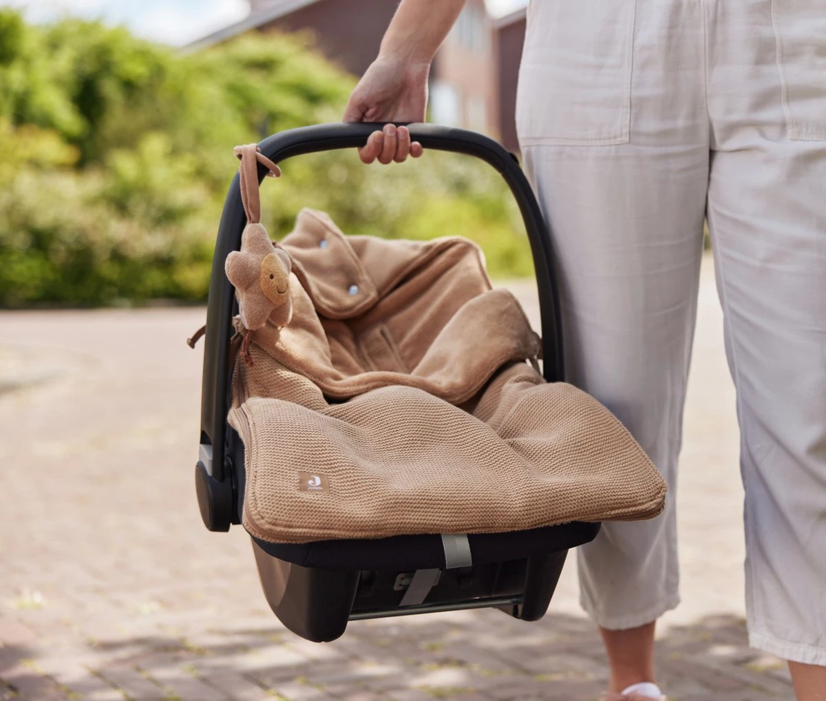 Jollein Voetenzak Voor Autstoel & Kinderwagen - Basic Knit - Biscuit 7 Jollein Voetenzak Voor Autstoel & Kinderwagen - Basic Knit - Biscuit - Afbeelding 5