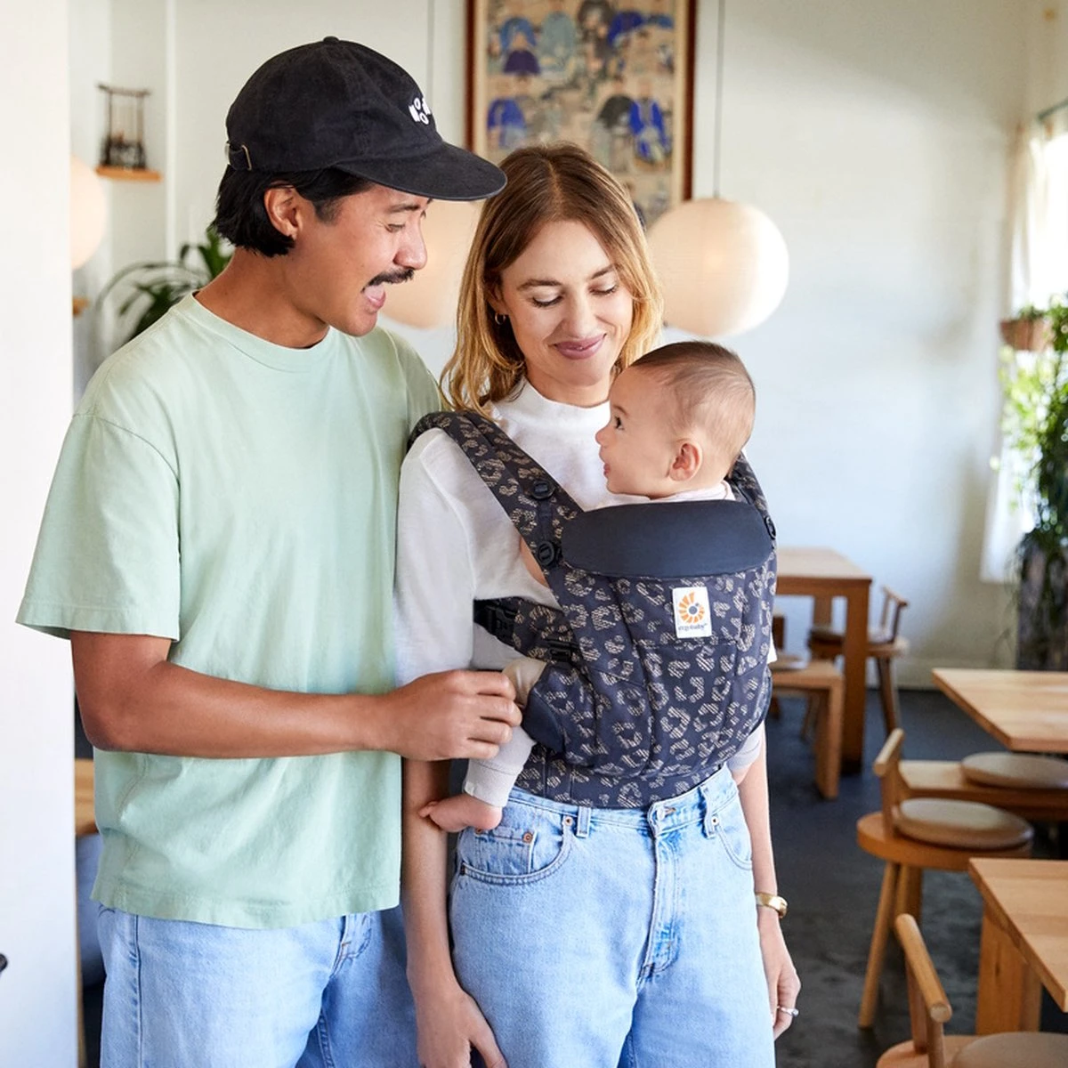 Ergobaby Omni Dream Draagzak - Black Leopard - Ergonomische Baby Draagzak Voor Baby En Drager 7 Ergobaby Omni Dream Draagzak - Black Leopard - Ergonomische Baby Draagzak Voor Baby En Drager - Afbeelding 5