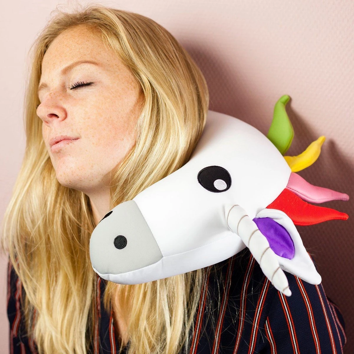 Bitten Eenhoorn Nekkussen 3 Bitten Eenhoorn Nekkussen