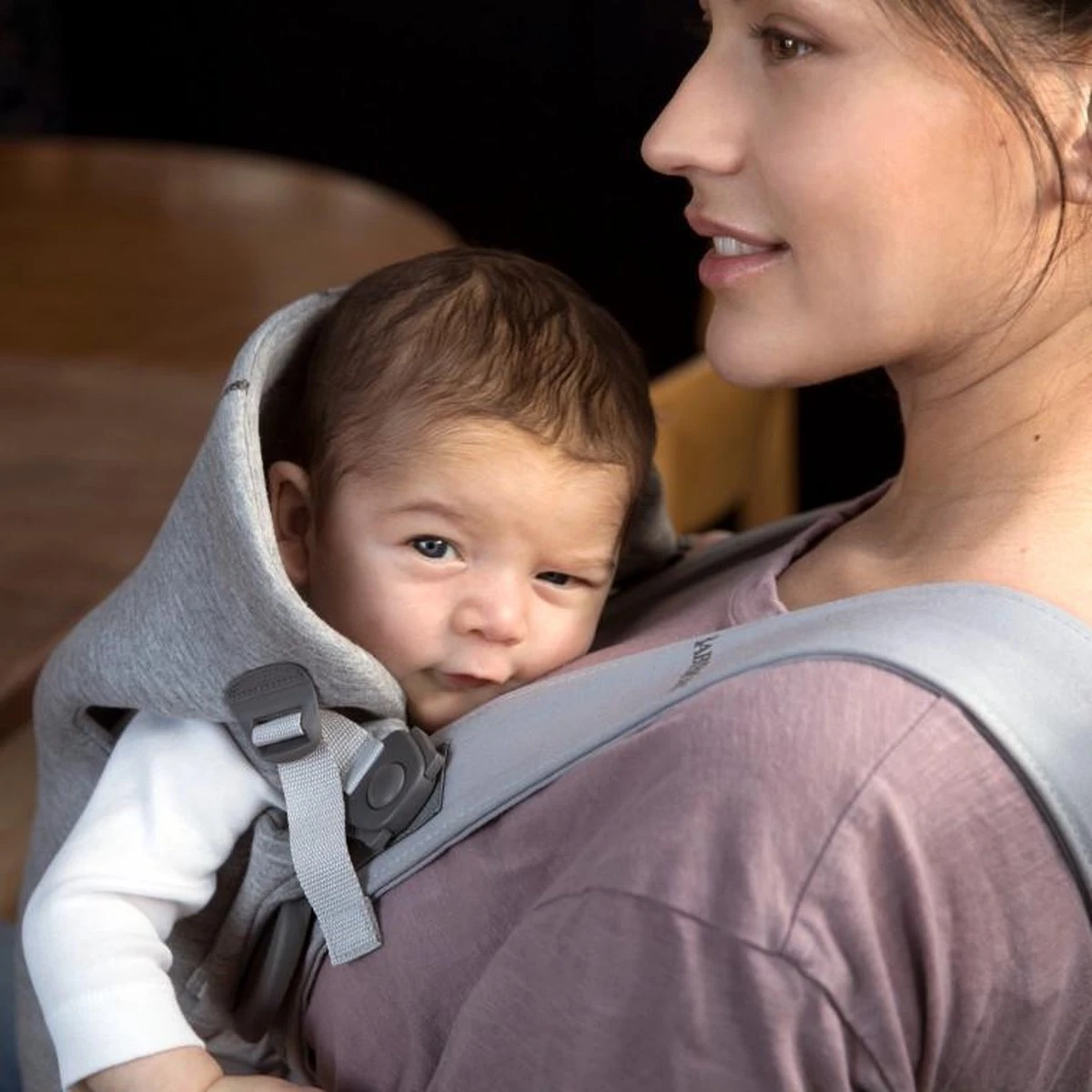 BabyBjörn Draagzak Mini - 3D Jersey - Lichtgrijs 11 BabyBjörn Draagzak Mini - 3D Jersey - Lichtgrijs - Afbeelding 9