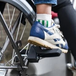 Qibbel 6+ Junior Fietsstoeltje Achter - Blauw Met Bruin Kussentje -Babyproducten 1200x1200 1332