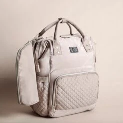 NanaBeebi Luiertas Rugzak Met Verschoonmatje - Beige Taupe - Inclusief Flessenwarmhouder - Kinderwagenhaken En Isoleervak -Babyproducten 1200x1200 1468