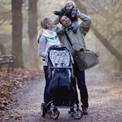 Brisby Slijtvaste Luiertas - Verzorgingstas Groot - Grijs - Inclusief Verschoonmatje - Isoleervakken - Fopspeen Houder - Makkelijk Te Bevestigen Aan De Kinderwagen 15 Brisby Slijtvaste Luiertas - Verzorgingstas Groot - Grijs - Inclusief Verschoonmatje - Isoleervakken - Fopspeen Houder - Makkelijk Te Bevestigen Aan De Kinderwagen -Babyproducten 1200x1200 1613