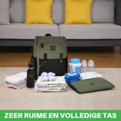 Brisby Slijtvaste Luiertas – Verzorgingstas - Two Tone Groen En Zwart - Inclusief Verschoonmatje - Isoleervakken - Met Geïntegreerde Kinderwagen Haken -Babyproducten 1200x1200 1816