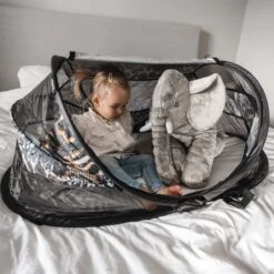 Deryan Baby Luxe Campingbedje – Inclusief Zelfopblaasbare Matras - Zoo -Babyproducten 1200x1200 1917