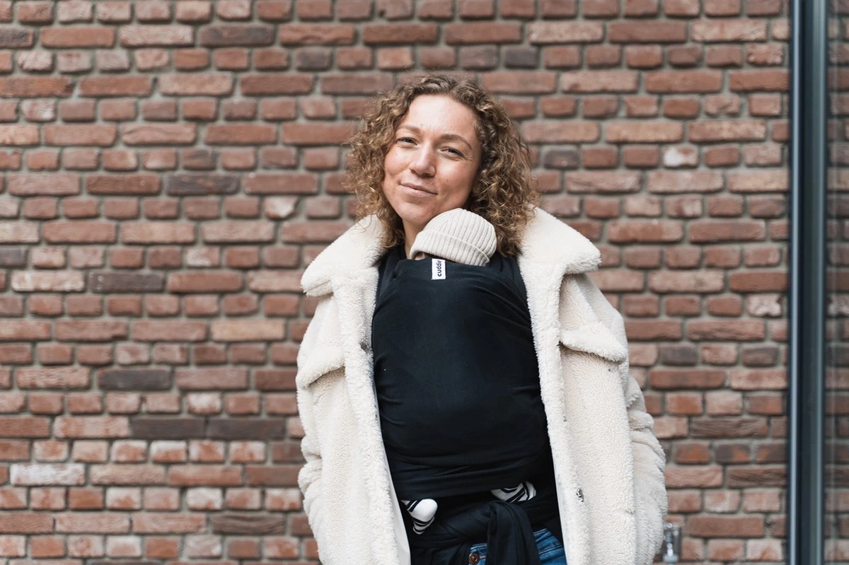 Cuddie Baby Draagdoek - Premium Organic Baby Draagdoek Gemaakt Van Bio Katoen - Newborns Tot 15 Kg - Baby Cadeau - Met Wenskaart - Zwart 7 Cuddie Baby Draagdoek - Premium Organic Baby Draagdoek Gemaakt Van Bio Katoen - Newborns Tot 15 Kg - Baby Cadeau - Met Wenskaart - Zwart - Afbeelding 5