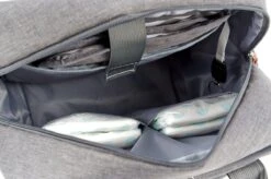 Brisby Slijtvaste Luiertas – Verzorgingstas – Met Buggymontage - Lichtgrijs -Babyproducten 1200x799 67