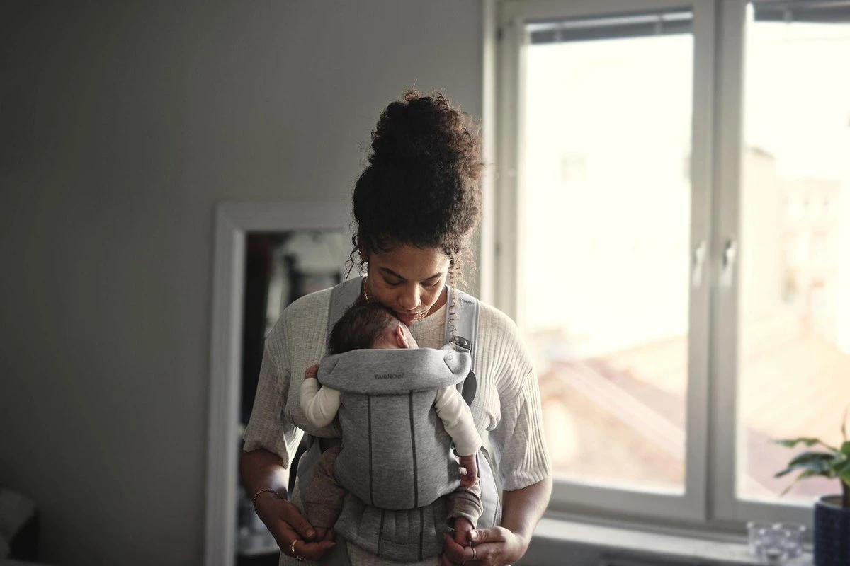 BabyBjörn Draagzak Mini - 3D Jersey - Lichtgrijs 8 BabyBjörn Draagzak Mini - 3D Jersey - Lichtgrijs - Afbeelding 6