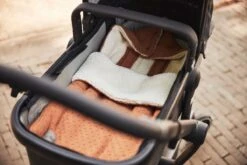 Jollein Voetenzak Voor Autostoel & Kinderwagen - Bliss Knit - Caramel -Babyproducten 1200x800 269