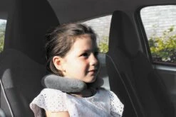 Dooky Neck Pillow Nekkussen Zacht Velours Grijs 7 Dooky Neck Pillow Nekkussen Zacht Velours Grijs -Babyproducten 1200x800 3