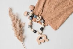 Wagenspanner Olifant - Musthave 2021 - Baby Wagenspanner Hout - Vrolijke Kinderwagenspanner - Eenvoudig Te Bevestigen - Kraamcadeau Voor Jongens En Meisjes - Baby Cadeau -Babyproducten 1200x800 60