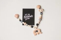 Wagenspanner Olifant - Musthave 2021 - Baby Wagenspanner Hout - Vrolijke Kinderwagenspanner - Eenvoudig Te Bevestigen - Kraamcadeau Voor Jongens En Meisjes - Baby Cadeau -Babyproducten 1200x800 61