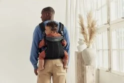 BabyBjörn Draagzak Harmony - 3D Mesh - Zwart -Babyproducten 1200x801 10