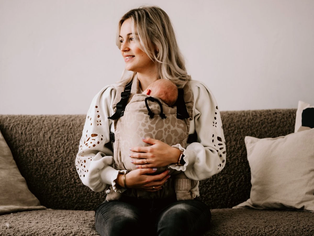 Draagzak - Cross & Go - Pure Baby Love - Panter Taupe - Maat 44 T/m 74 8 Draagzak - Cross & Go - Pure Baby Love - Panter Taupe - Maat 44 T/m 74 - Afbeelding 6