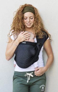 Minimonkey Mini Sling Draagzak - Zwart -Babyproducten 768x1200 1