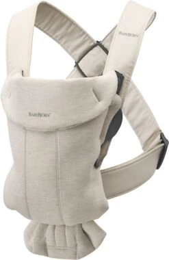 BabyBjörn Draagzak Mini - 3D Jersey - Lichtbeige -Babyproducten 779x1200 3