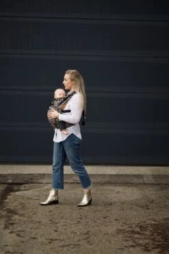 Pure Baby Love - Draagzak - Cross & Go - Panter Zwart - Maat 44/50 - 74 -Babyproducten 799x1200 44