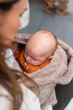 Bykay - Draagdoeken - Cover - Teddy Taupe - Winter Edition -Babyproducten 799x1200 54