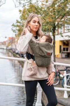 ByKay - Draagzak - Click Carrier Classic - Moss Green -Babyproducten 800x1200 117