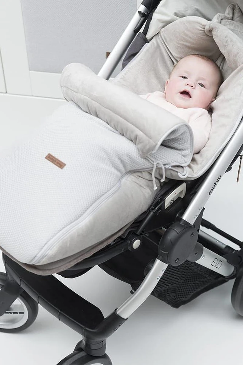 Baby's Only Voetenzak Buggy - Buggyzak Classic - Zand - Geschikt Voor 3-puntsgordel 6 Baby's Only Voetenzak Buggy - Buggyzak Classic - Zand - Geschikt Voor 3-puntsgordel - Afbeelding 4