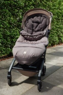 Jollein Voetenzak Voor Buggy & Wandelwagen - Grey 35 Jollein Voetenzak Voor Buggy & Wandelwagen - Grey -Babyproducten 800x1200 202