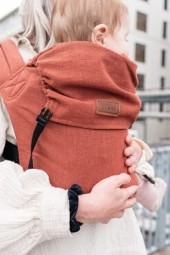 ByKay - Draagzak - Click Carrier Classic - Linnen Rusty Brown -Babyproducten 800x1200 72