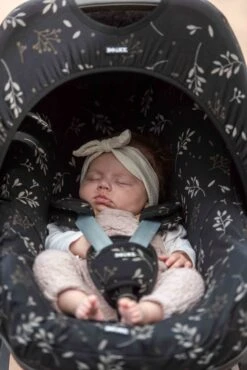 Dooky Seat Cover 0+ Autostoelhoes - Romantic Leaves Beige -Babyproducten 801x1200