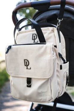 Deryan Luiertas Rugzak Met Verschoonmatje - Inclusief Flessenwarmhouder - Kinderwagenhaken En Isoleervak - Cream -Babyproducten 804x1200 12