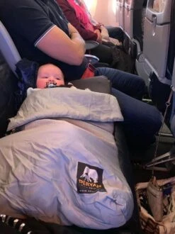 Deryan AirTraveller Vliegtuigbedje - Reiskussen Met Matras - Compact Opgevouwen -Babyproducten 898x1200 12