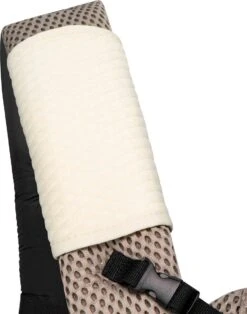 Dooky Ergonomische Draagzak Urban Comfort Beige Desert -Babyproducten 945x1200 2